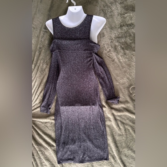 Derek Heart Gray Long Sleeve Cold Shoulder Dress Size M - Picture 3 of 4